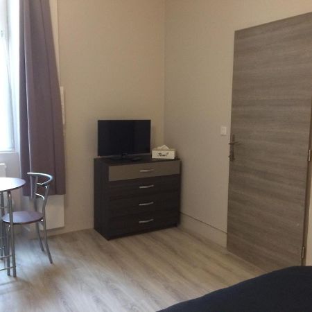Studio Proche Gare Avec Kitchenette Et Wifi - Porte Rouge Thiviers 外观 照片
