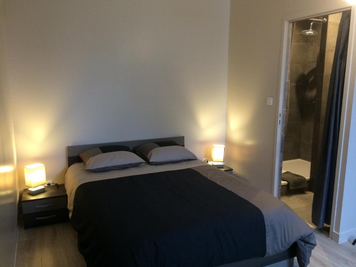 Studio Proche Gare Avec Kitchenette Et Wifi - Porte Rouge Thiviers 外观 照片