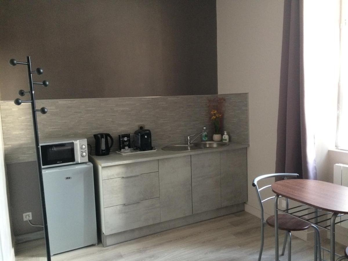 Studio Proche Gare Avec Kitchenette Et Wifi - Porte Rouge Thiviers 外观 照片