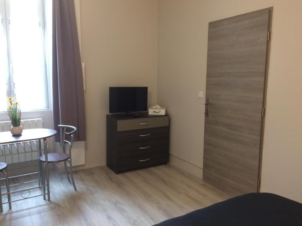 Studio Proche Gare Avec Kitchenette Et Wifi - Porte Rouge Thiviers 外观 照片