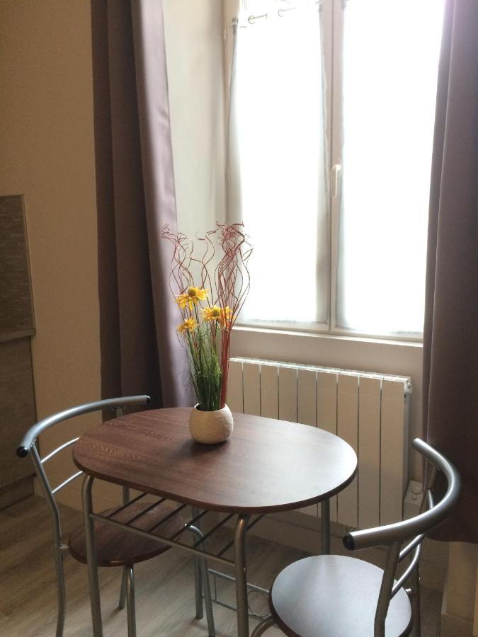 Studio Proche Gare Avec Kitchenette Et Wifi - Porte Rouge Thiviers 外观 照片